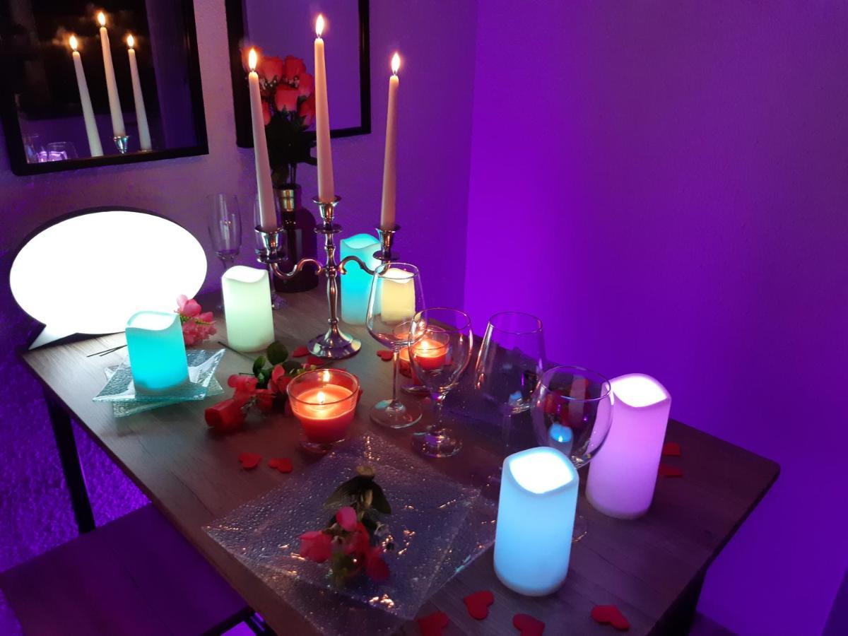 Luxe Sauna Privatif Et Grand Bain Jacuzzi A Deux A Biscarosse Plage Pour Nuit Romantique Avec Decoration Led Et Bougies Biscarrosse Kültér fotó