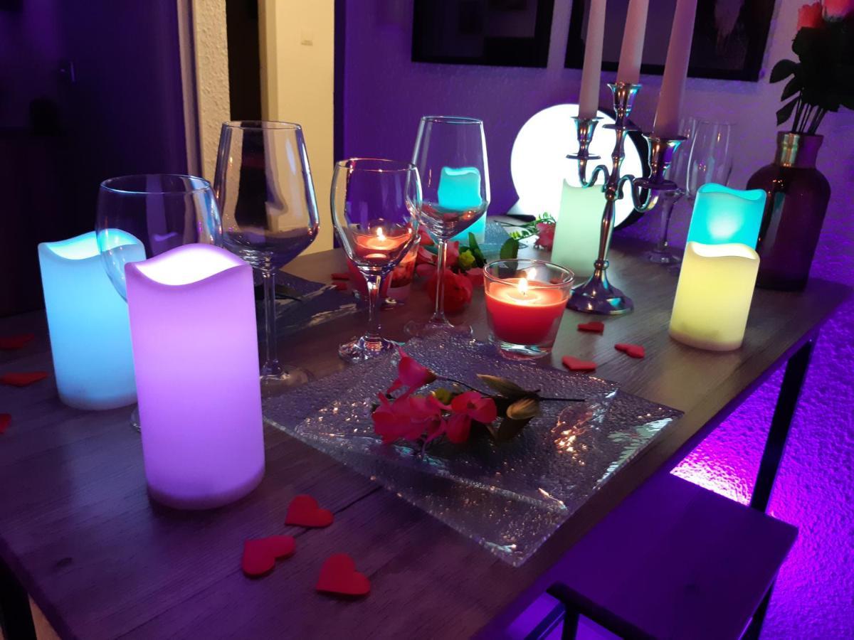 Luxe Sauna Privatif Et Grand Bain Jacuzzi A Deux A Biscarosse Plage Pour Nuit Romantique Avec Decoration Led Et Bougies Biscarrosse Kültér fotó