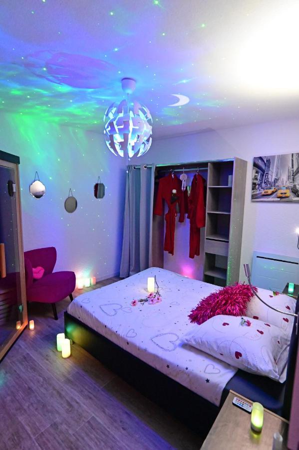 Luxe Sauna Privatif Et Grand Bain Jacuzzi A Deux A Biscarosse Plage Pour Nuit Romantique Avec Decoration Led Et Bougies Biscarrosse Kültér fotó