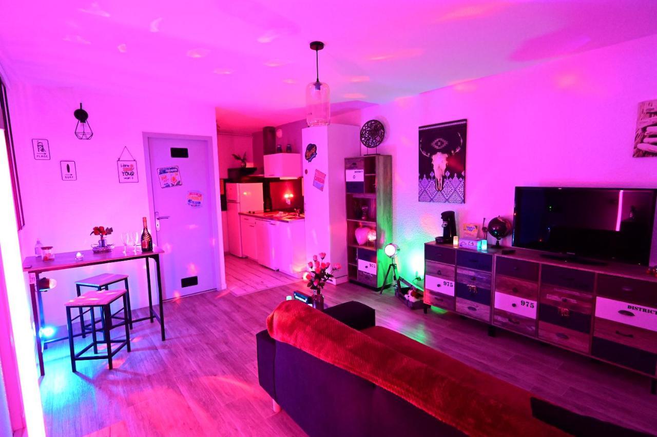 Luxe Sauna Privatif Et Grand Bain Jacuzzi A Deux A Biscarosse Plage Pour Nuit Romantique Avec Decoration Led Et Bougies Biscarrosse Kültér fotó