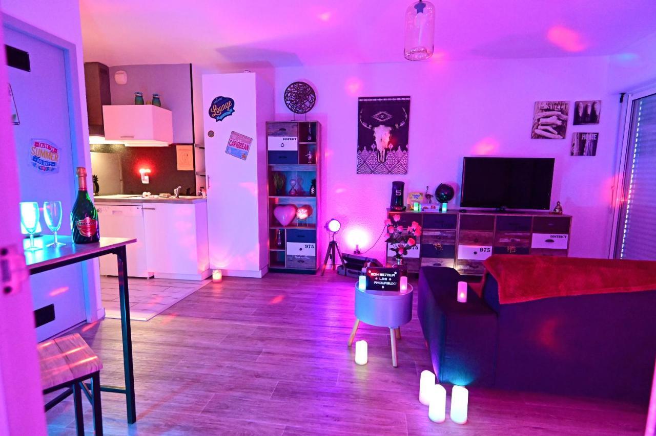 Luxe Sauna Privatif Et Grand Bain Jacuzzi A Deux A Biscarosse Plage Pour Nuit Romantique Avec Decoration Led Et Bougies Biscarrosse Kültér fotó